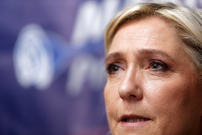 Marine Le Pen mogu pomoći još samo teroristi, ali i Rusi će dati sve od sebe