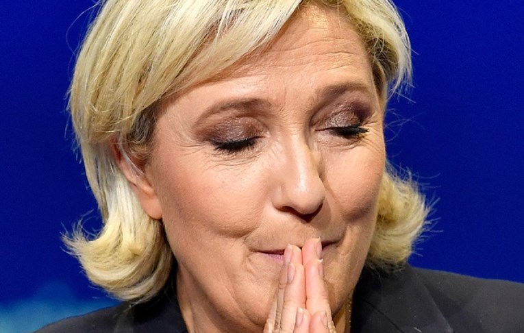 Poražena Le Pen odmah čestitala Macronu, "kratko i srdačno" su razgovarali