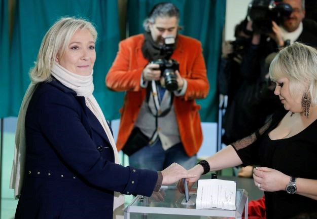 Francuska krajnja desnica premoćno pobijedila na pokrajinskim izborima