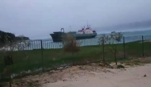 Crveni alarm na Jadranu: U Splitu kod Marjana nasukana dva broda, treći pluta prema Čiovu