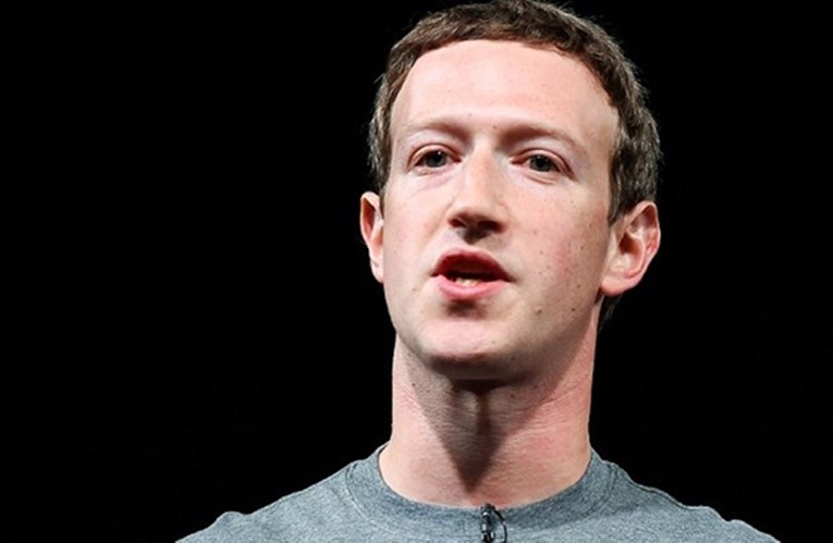 Mark Zuckerberg izgubit će 3 milijarde dolara zbog velike promjene na Facebooku koju su svi željeli