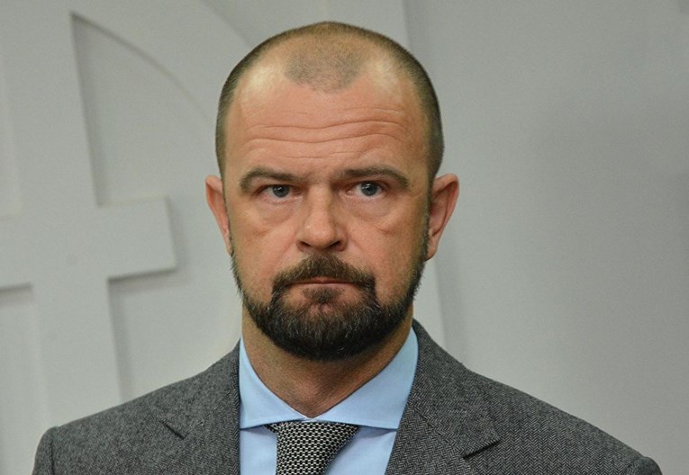 Šef uprave Đure Đakovića odgovorio šefu JANAF-a koji ih je nazvao "jadničcima" i posao dao bivšoj firmi ministra