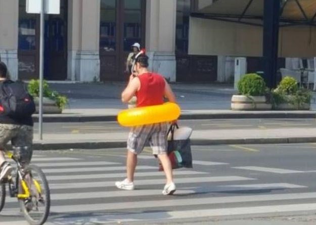 FOTO Nema mora? Nema problema: Zagrepčanin se oboružao šlaufom i dihalicom pa postao hit dana