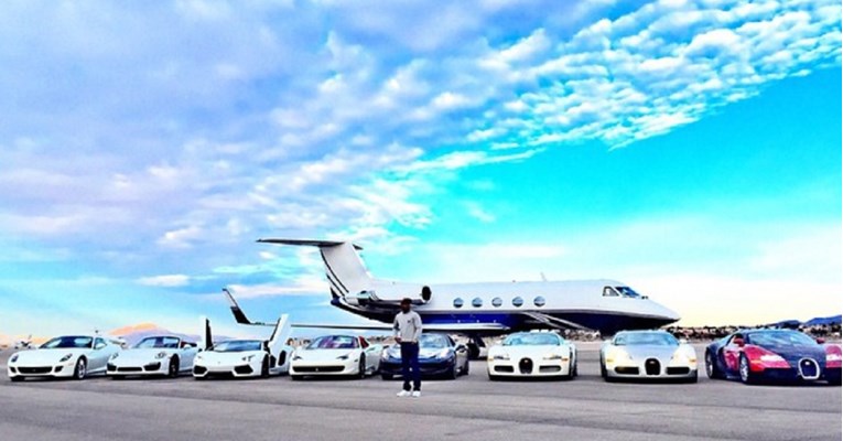 CARSTVO LUDILA Evo na što Mayweather troši milijune dolara, a na svoju pobjedu uplatit će 32 milijuna kuna