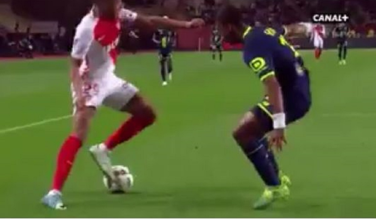 MBAPPE MU SLOMIO KIČMU Driblingom ismijao čuvara koji mu može biti otac, pa namjestio gol za naslov
