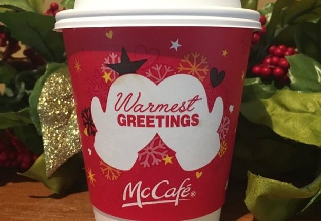 Slatki crtež postao je prostota: Svi se sprdaju s božićnom čašom za kavu iz McDonald´sa