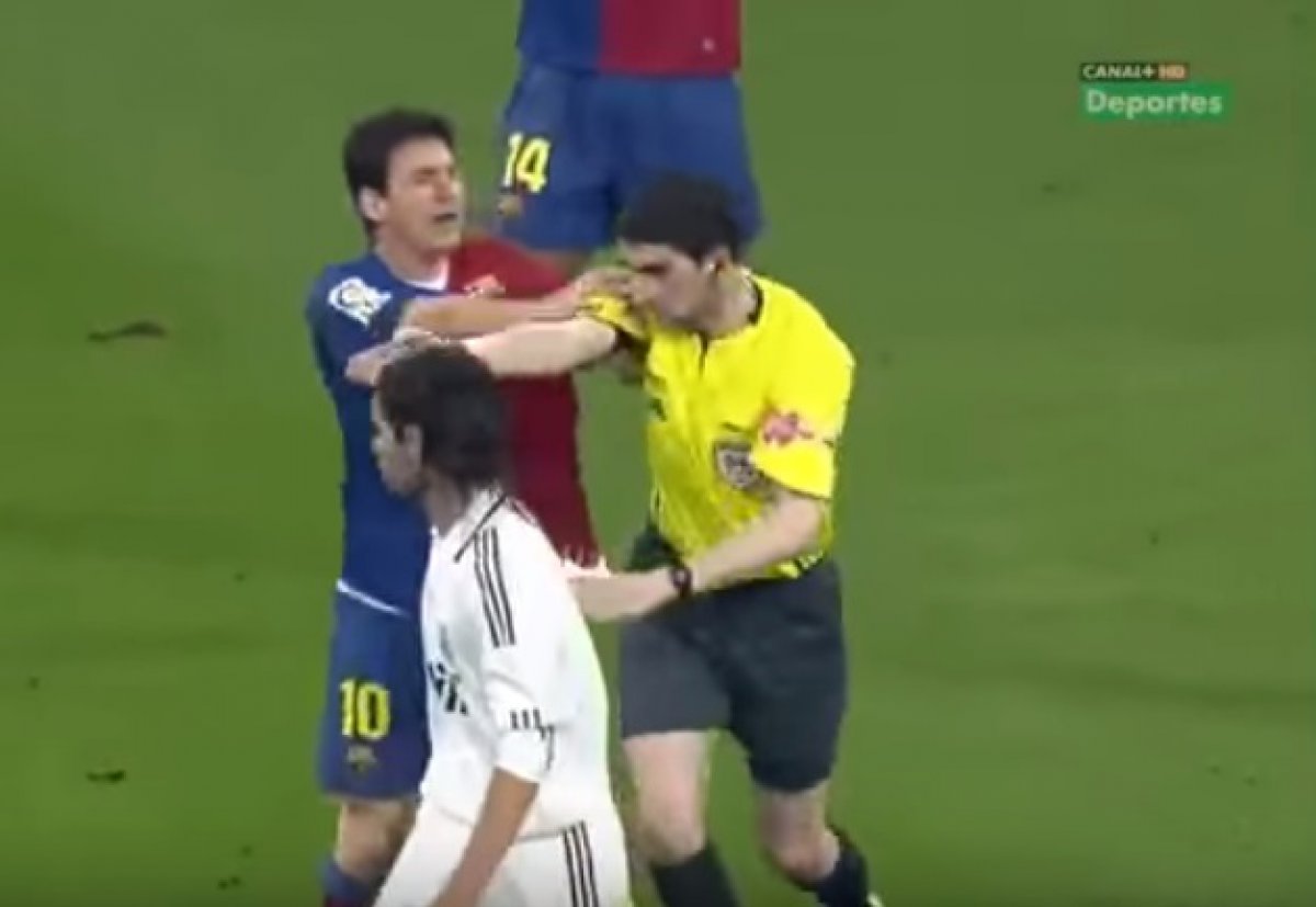 U MADRIDU POLUDJELI Ronaldo drastično kažnjen, a kad Messi odgurne suca nema kazne