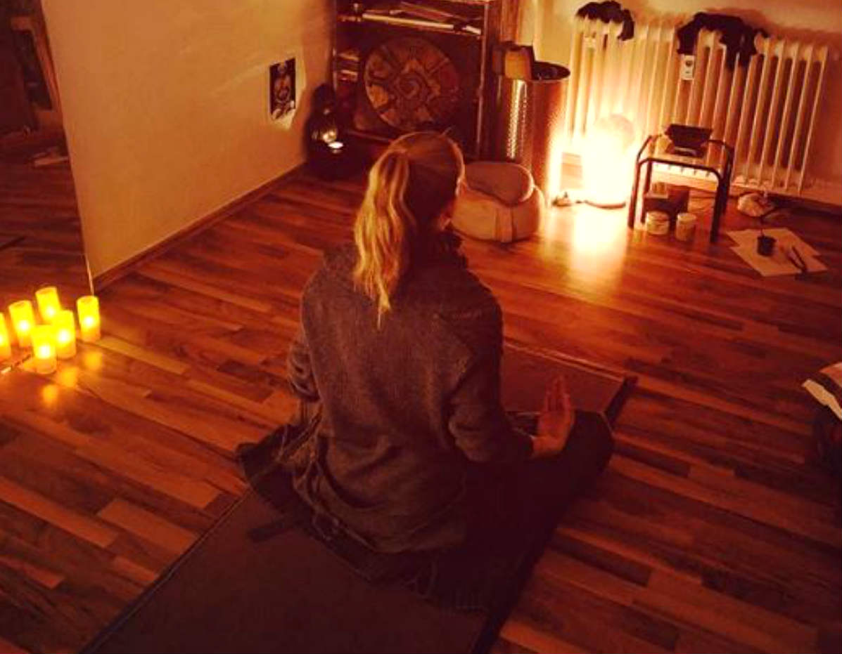Neka vas ova meditacija nepristojnog naziva večeras baci u trans