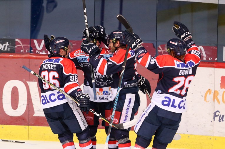 Hokejaši Medveščaka kao domaćini sezonu otvaraju u Sisku