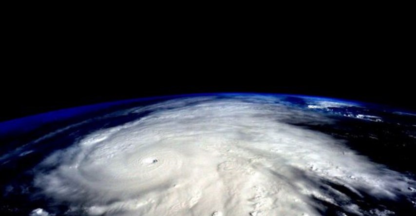 Najsnažniji uragan ikad zabilježen na zapadnoj hemisferi stigao do Meksika pa naglo oslabio