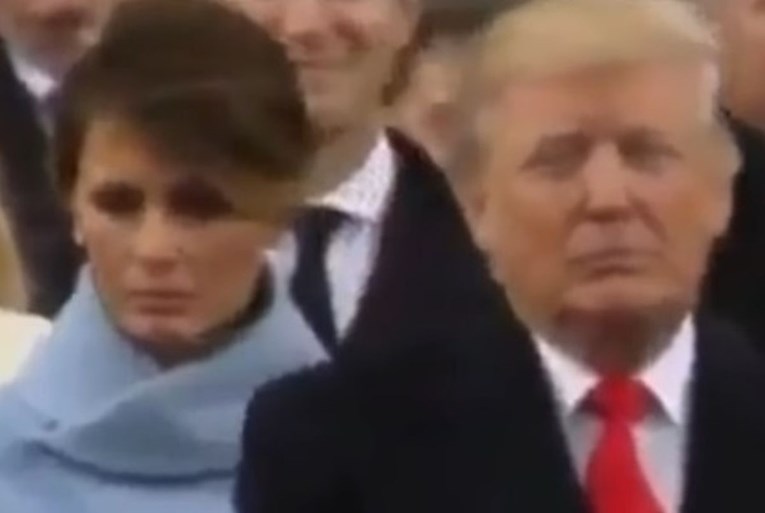 Nova snimka otkrila: Evo zašto se Melania uozbiljila kada joj je Trump okrenuo leđa