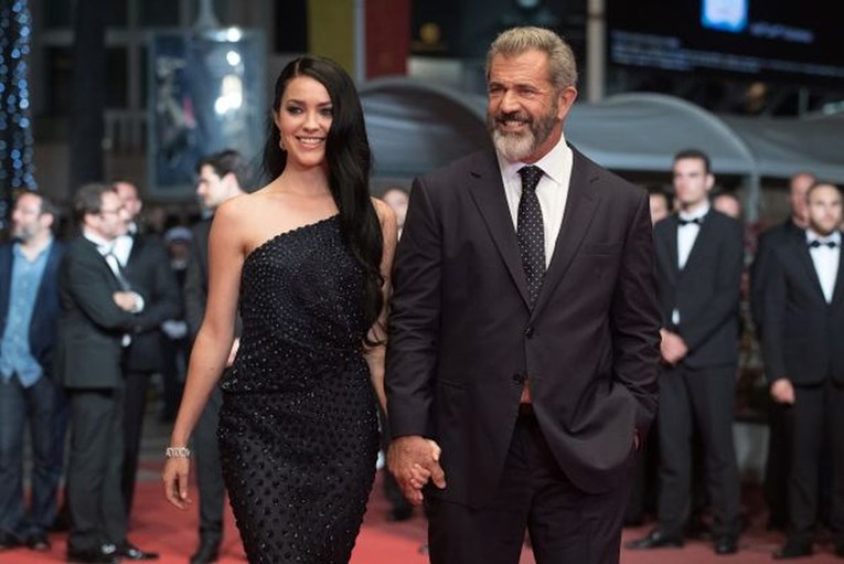 Mel Gibson dobio deveto dijete s 34 godine mlađom curom
