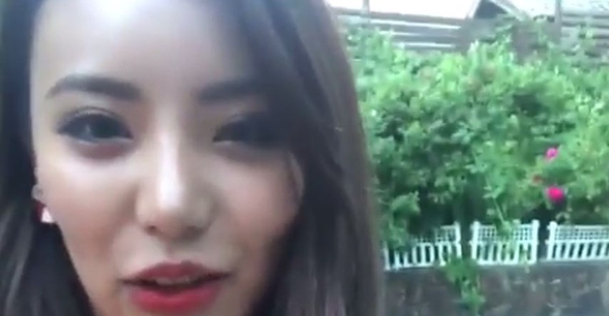 VIDEO Pop zvijezda objavila video i šokirala se kad je vidjela što viri iz grmlja u pozadini