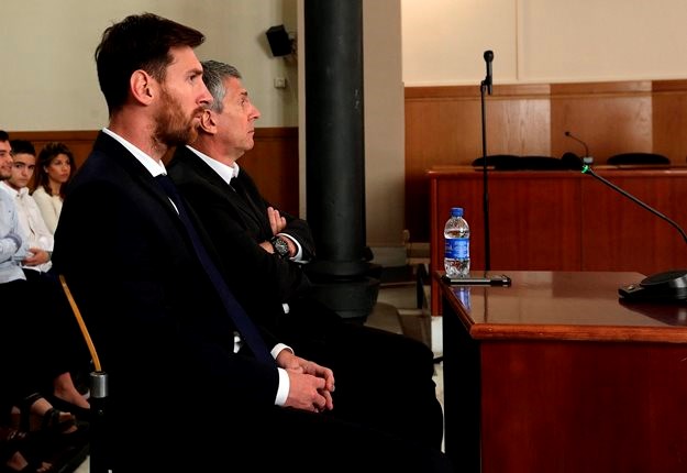 VIDEO Messi se pojavio na sudu zbog utaje poreza, navijači mu vikali: "Odjebi, igraj za Panamu"
