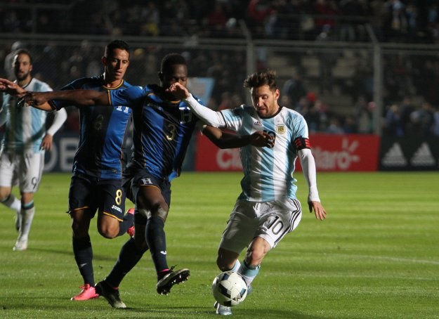 Pogledajte hat-trick Messija u petardi Argentine i ludnicu na utakmici Čilea i Bolivije
