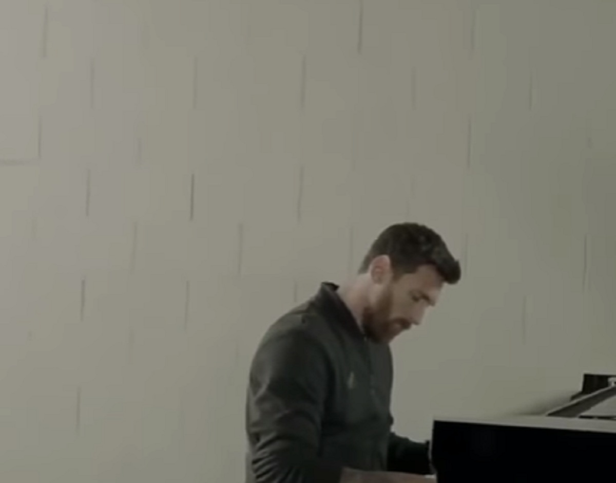 MESSI KAO BEETHOVEN Slavni Argentinac na klaviru odsvirao himnu Lige prvaka i oduševio