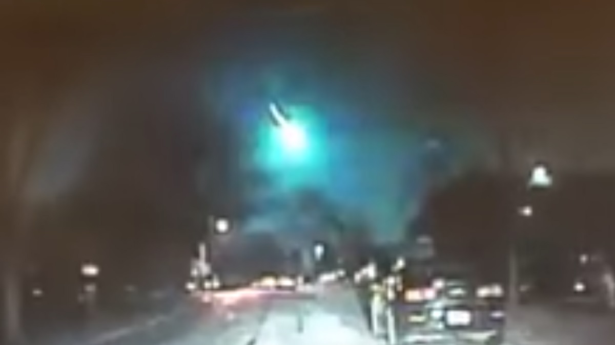 VIDEO Pad meteora uhvaćen policijskom kamerom iznad jezera Michigan