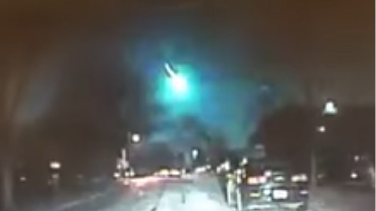 VIDEO Pad meteora uhvaćen policijskom kamerom iznad jezera Michigan