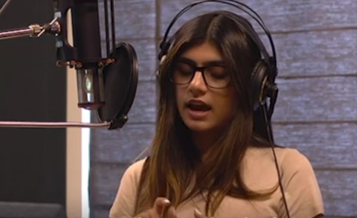 Mia Khalifa za BBC progovorila o seksu s hidžabom zbog kojeg je morala završiti porno karijeru