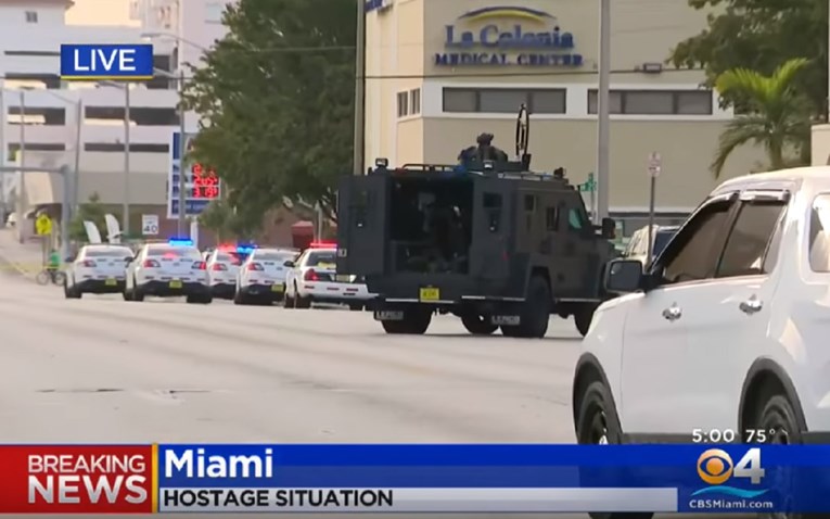 Policija okružila restoran u Miamiju jer je žena prijavila talačku krizu, ispostavilo se da unutra nema nikoga