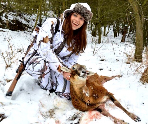 Ona ima jedan od najkrvavijih profila na Facebooku: Čehinja lovačkim fotografijama razbjesnila javnost