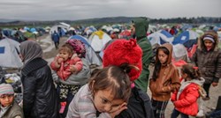 Prva skupina izbjeglica prebačena iz Grčke u Sloveniju