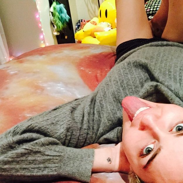 Miley Cyrus šokirala fanove novim selfiejem