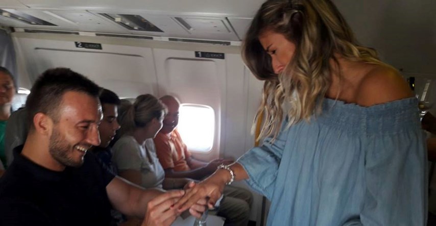 FOTO Miloš je Jelenu zaprosio u avionu i odmah su postali hit na društvenim mrežama