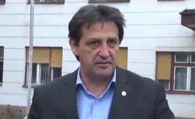 Srpski ministar koji voli "novinarke koje kleče" jednoglasno razriješen dužnosti