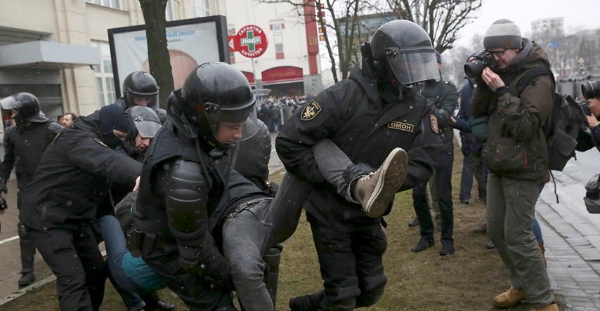 Bjeloruska vlast se obračunava s neposluhom, stotine ljudi uhićene zbog prosvjeda za bolji standard