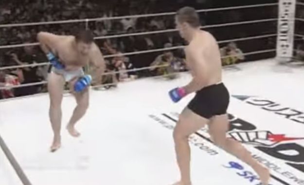 Nokaut dana: Mirkov lijevi high kick uništio je i Magomedova