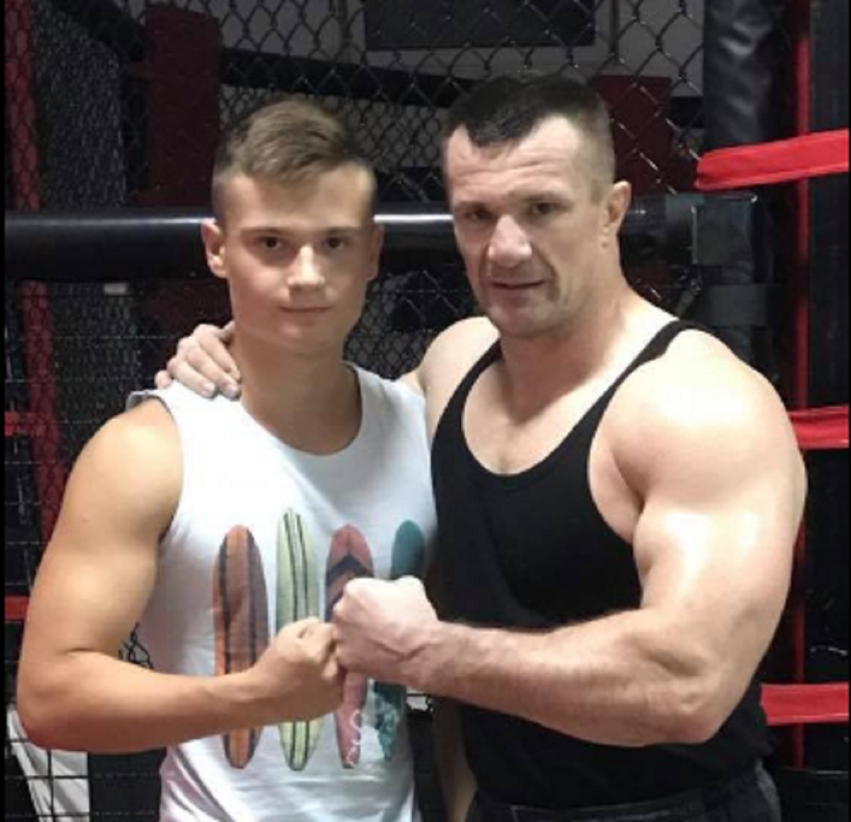 PRVI PUT ZAJEDNO U RINGU Zagrljaj Cro Copa i sina nakon pobjede