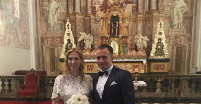 Udala se kći Dubravke Šuice, mladencima na svadbi zapjevao Jole