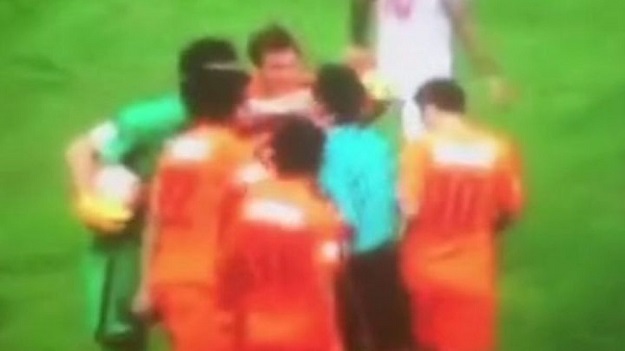 VIDEO Legendarni Bosanac u Kini suspendiran jer je sucu ukrao sprej