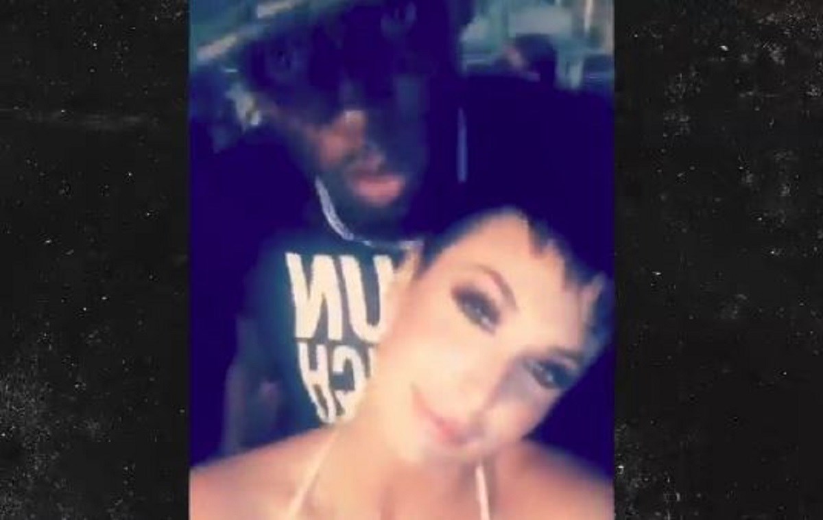 Usain Bolt ima curu, ali u vrućoj akciji u klubu snimljen je s drugom