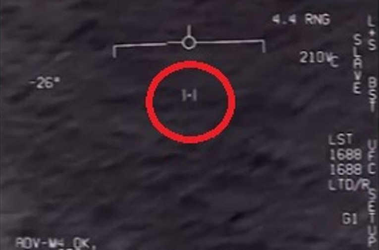 Zaprepašteni pilot snimio do sad neviđenu misterioznu letjelicu: "Što je ovo?"