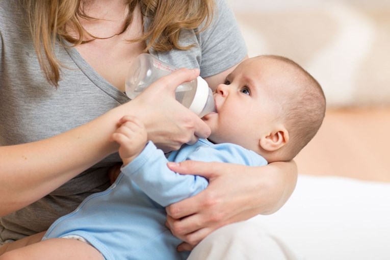 Zbog salmonele povlače se ogromne količine mlijeka za bebe
