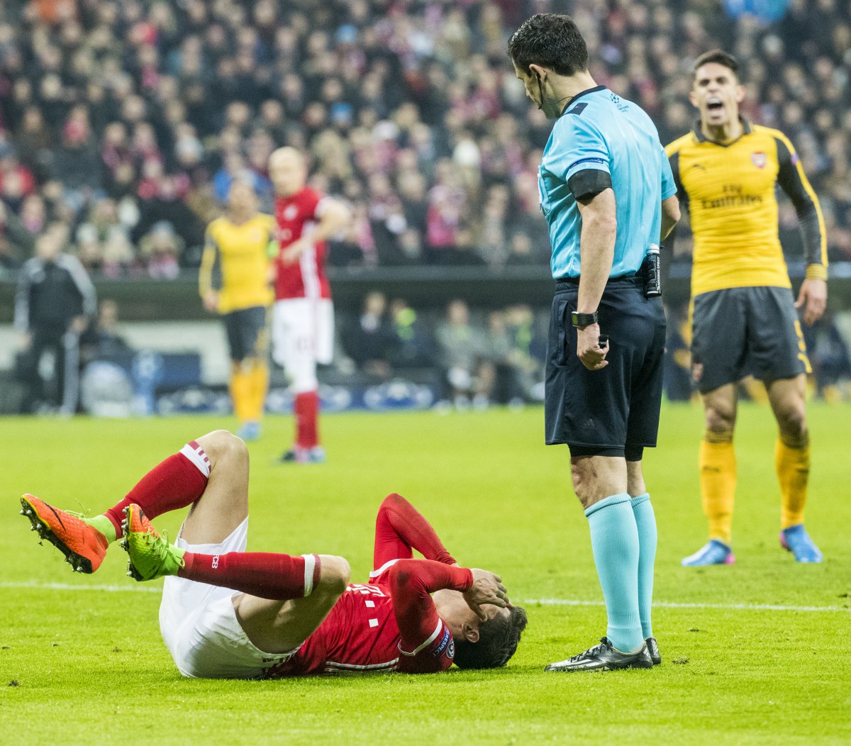 "Bayern je poveo neregularnim golom": Wenger za poraz okrivio Mažića