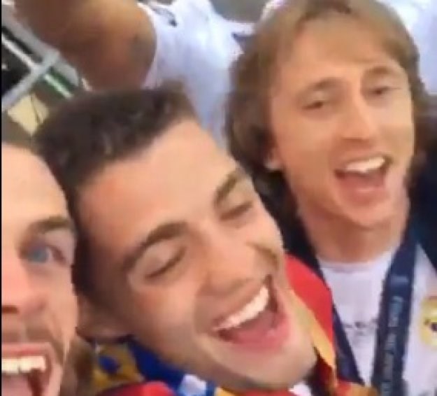 Evo kako je Bale pjevao s Modrićem i Kovačićem