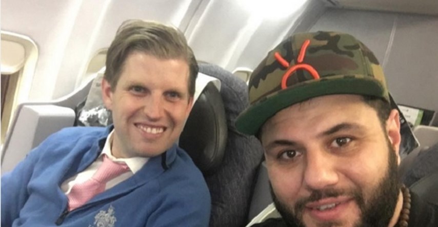 Muslimanski stand up komičar u avionu sjedio pored Trumpovog sina