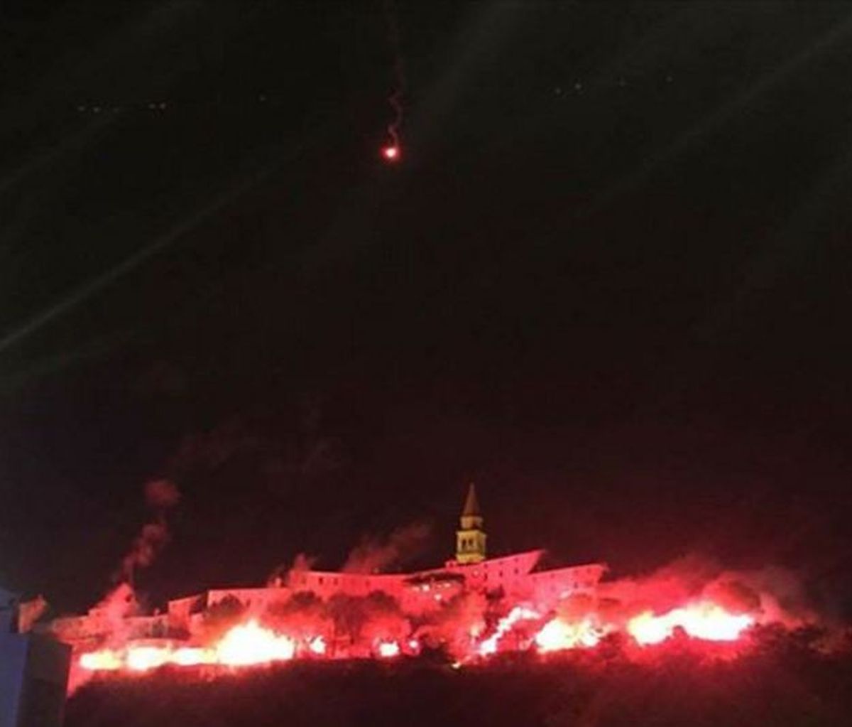 POGLEDAJTE MOĆNE FOTOGRAFIJE Rijeka diše za pobjedu nad Dinamom, velika bakljada i u Buzetu