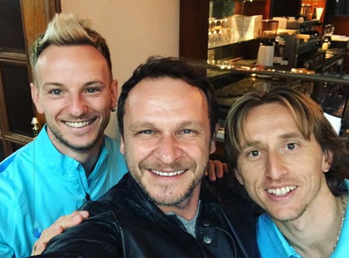Enis Bešlagić oduševio se poklonom kojim su ga iznenadili Modrić i Rakitić