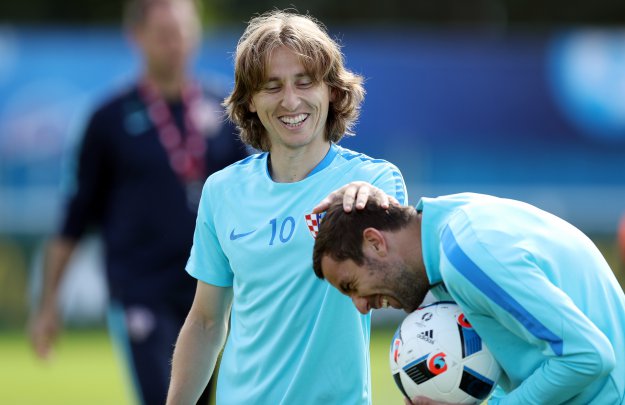 Sjajne vijesti: Modrić i Mandžukić spremni za osminu finala