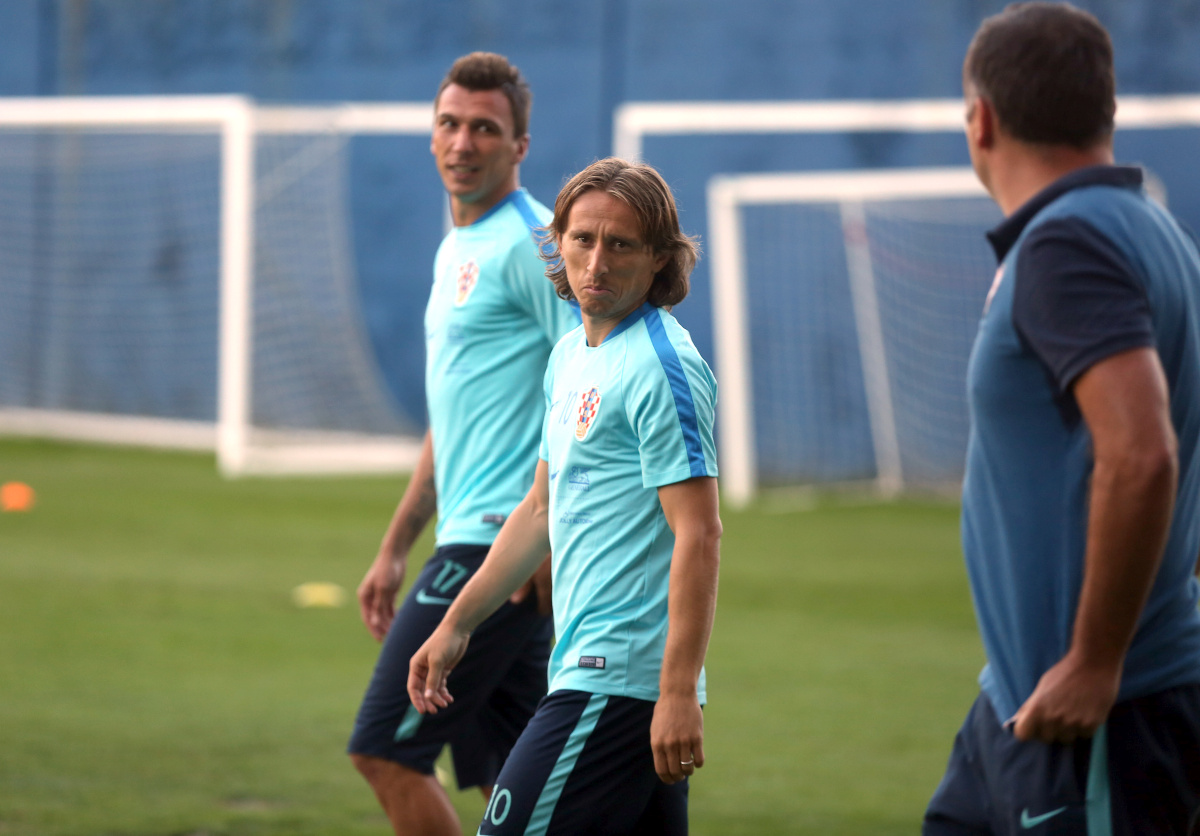 "UNATOČ SVIM OTROVNIM NAPADIMA" Modrić ostaje kapetan Hrvatske