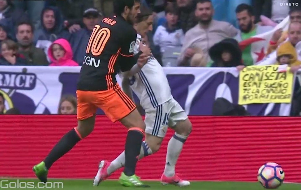 MODRIĆ ZA OSCARA Pogledajte kako je odglumio prekršaj za penal