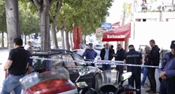 FOTO Na automobil u Splitu bacio molotovljev koktel pa pobjegao, policija ga traži