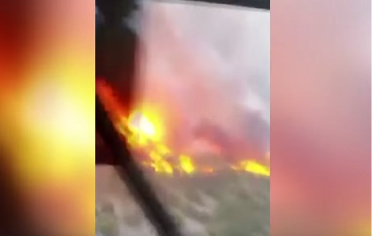 Pilot kanadera snimao gašenje požara, pogledajte kako to izgleda iz aviona