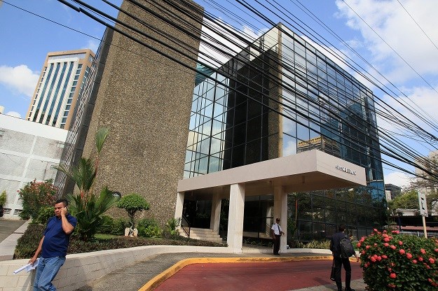 Traže dokaze o ilegalnim aktivnostima: Panamske vlasti pretresle urede tvrtke Mossack Fonseca