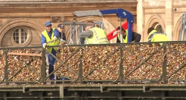 Gradske vlasti slomile stotine tisuća srdaca i uklonile lokote ljubavi