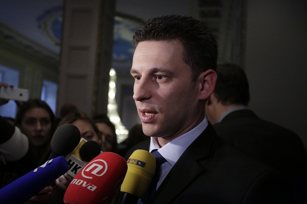 Sa SDP-om u ponedjeljak, s HDZ-om već danas: Petrov i Karamarko sastaju se jedan na jedan